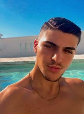 Chico busca chica en Cádiz: 