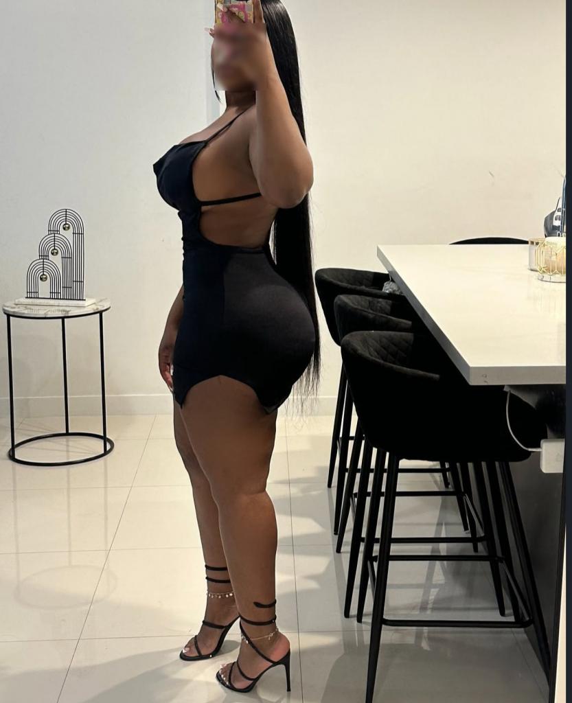 742048928: Chica busca chico en Granada
