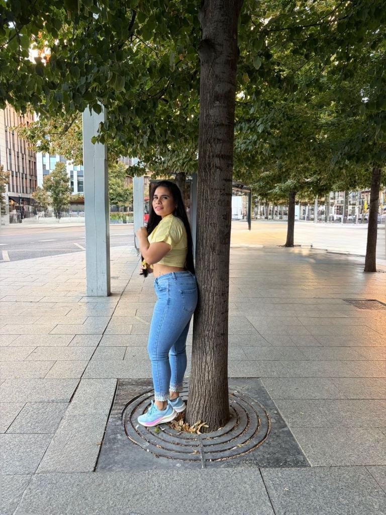 631994667: Chica busca chico en Zaragoza