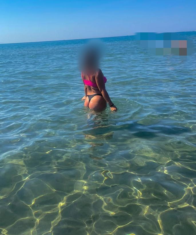 608439638: Chica busca chico en Sevilla