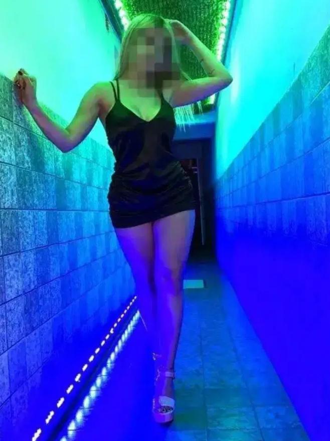 604033017: Chica busca chico en Pontevedra