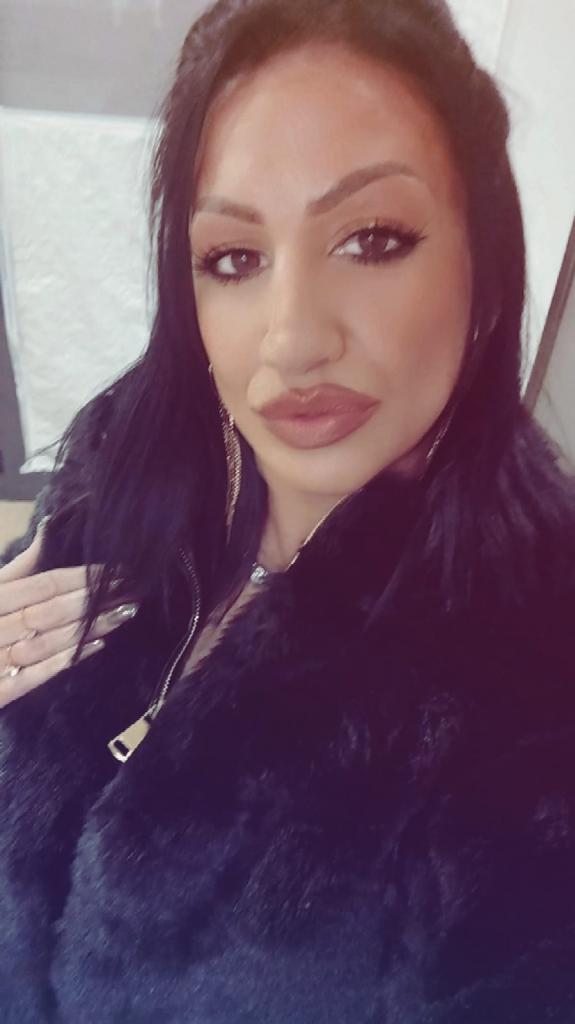 661515353: Chica busca chico en Barcelona