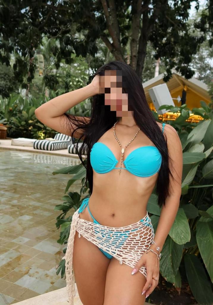 662265382: Chica busca chico en Barcelona