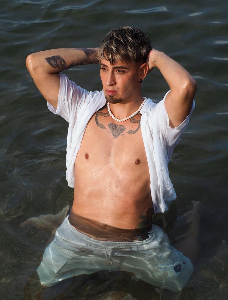 632285658: Chico busca chica en Barcelona