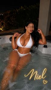 673042891: Chica busca chico en Sevilla
