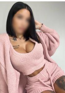 661651068: Chica busca chico en Sevilla