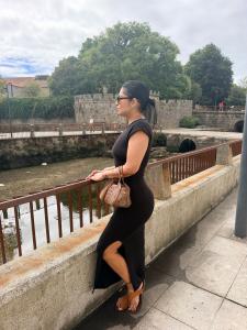 613748841: Chica busca chico en La Coruña
