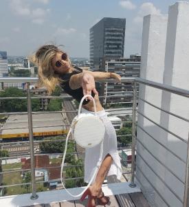 610044162: Chica busca chico en Granada