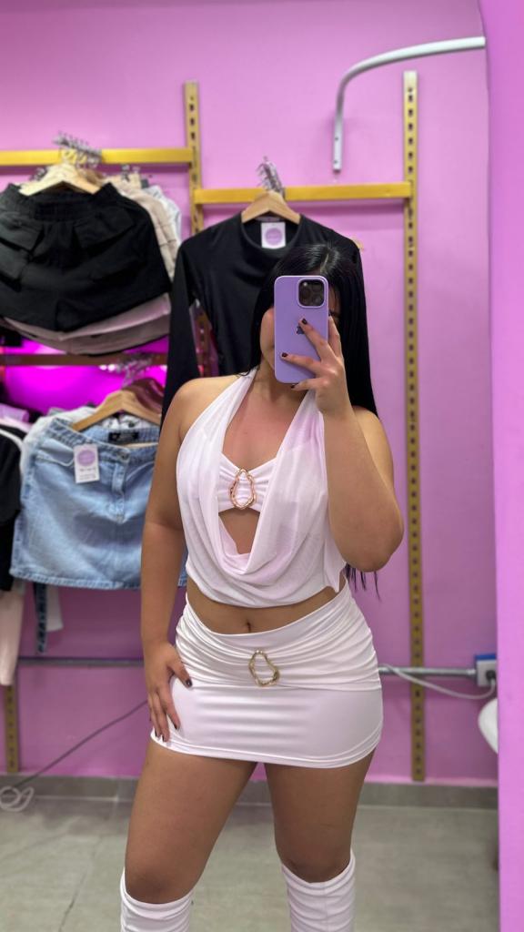 664249061: Chica busca chico en Gerona
