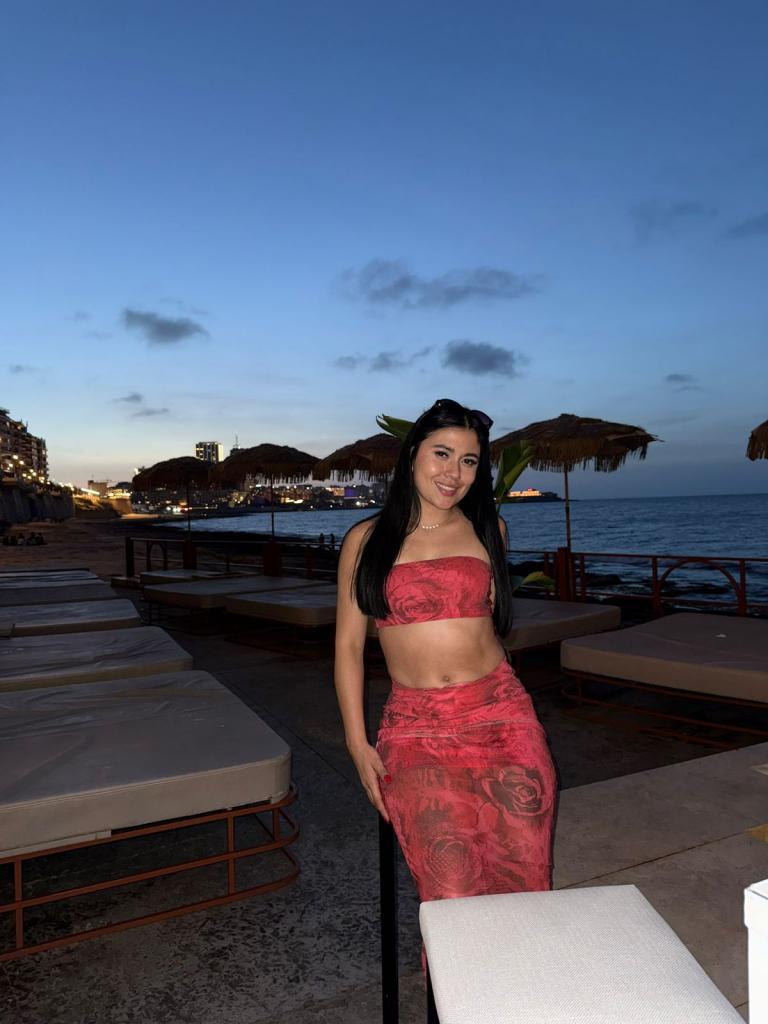 Chica busca chico en Ibiza: 