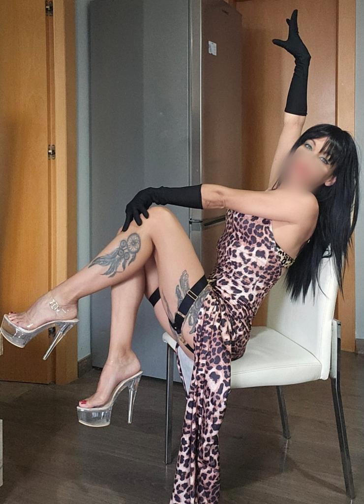 Chica busca chico en Almería: 