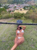 613755193: Chica busca chico en Sevilla