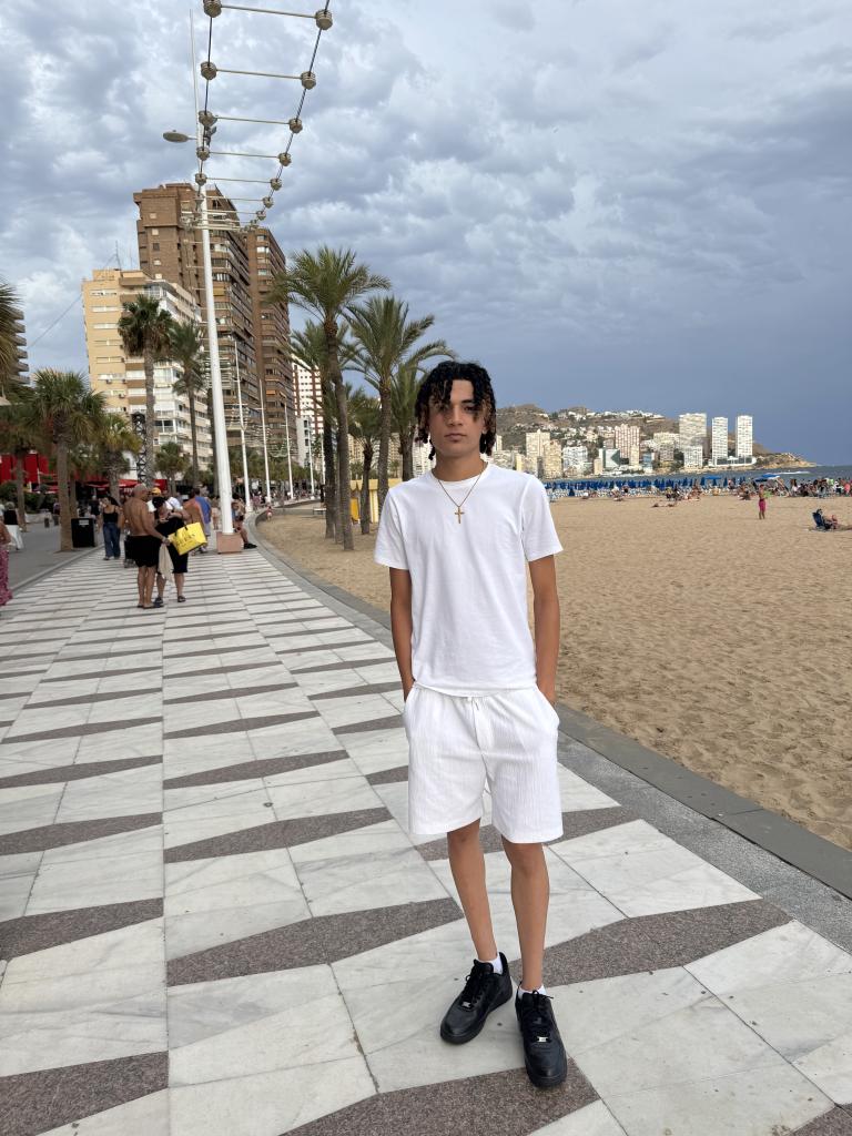 603745113: Chico busca chica en Alicante
