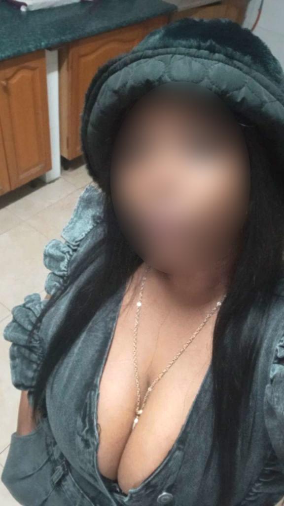 613768534: Chica busca chico en Murcia