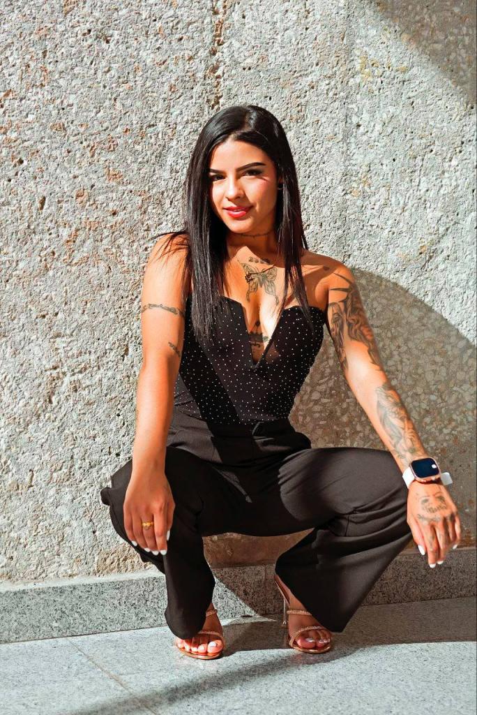 643435399: Chica busca chico en Madrid