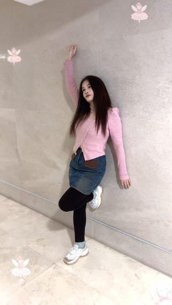 670788360: Chica busca chico en Valencia