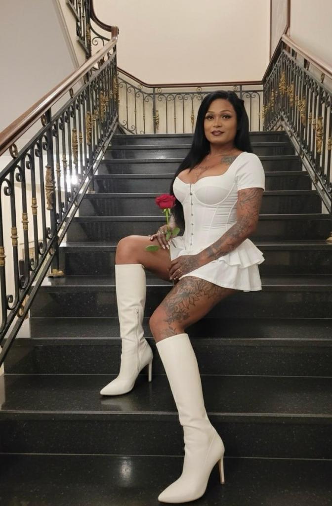 641615494: Travesti en León