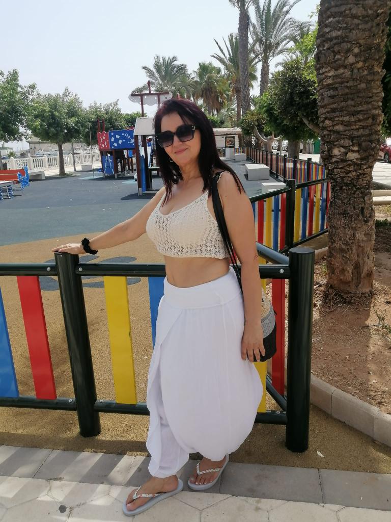 Chica busca chico en Granada: 