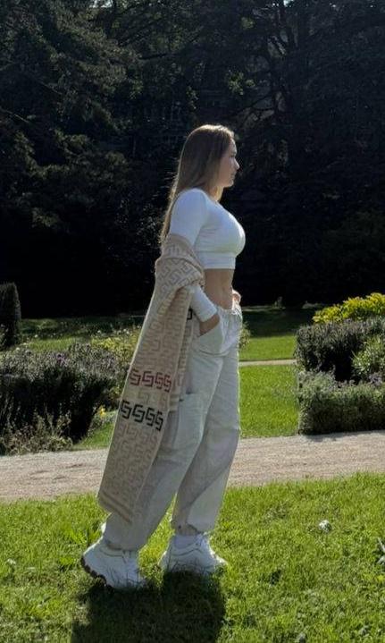 664094515: Chica busca chico en Valencia