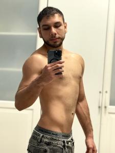 641731843: Chico busca chica en Málaga