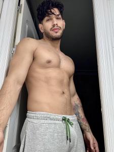 643852366: Chico busca chica en Sevilla