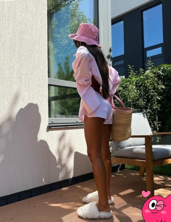 632966091: Chica busca chico en Sevilla