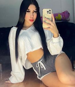 672088150: Chica busca chico en Sevilla