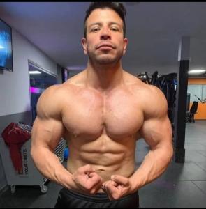 662074270: Chico busca chica en Madrid