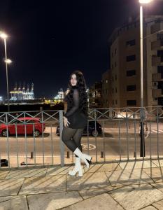 645686544: Chica busca chico en Cádiz