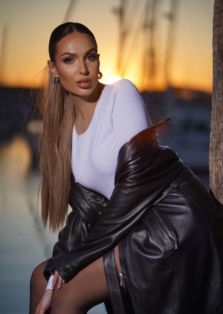 Chica busca chico en Huelva: 