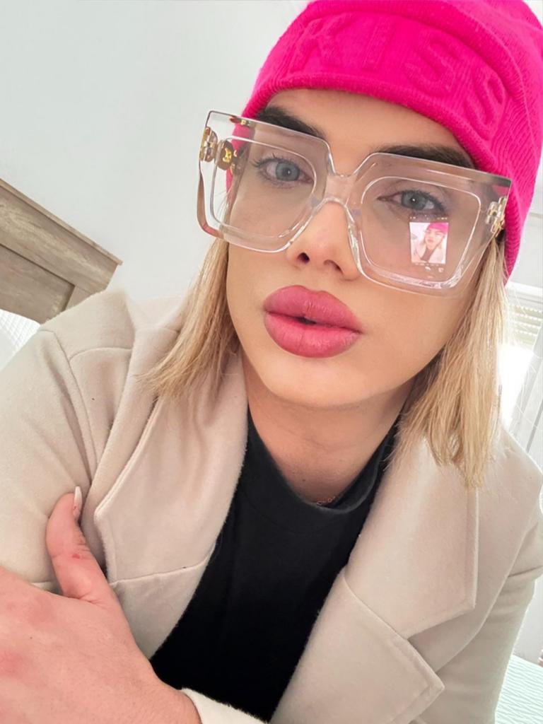 607212118: Travesti en Cádiz