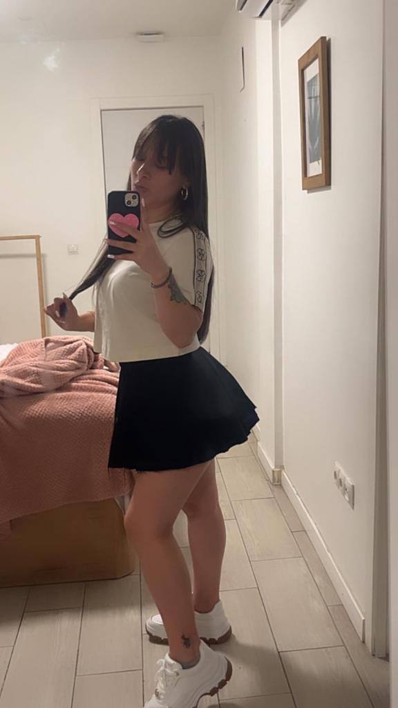 613891250: Chica busca chico en Barcelona