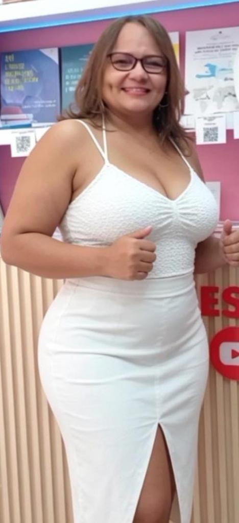 611214295: Chica busca chico en Sevilla