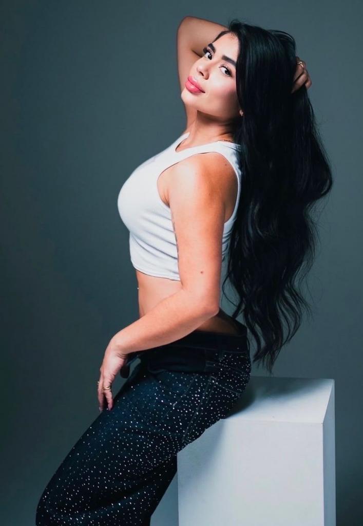 604153098: Chica busca chico en Barcelona