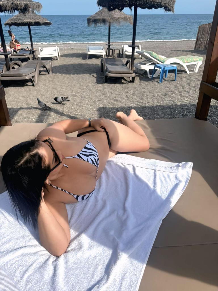 647142975: Chica busca chico en Málaga