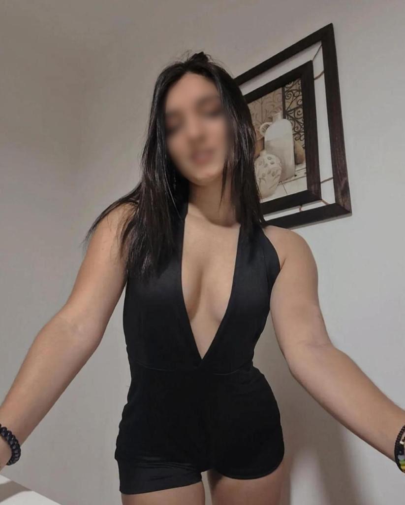 670307951: Chica busca chico en La Coruña