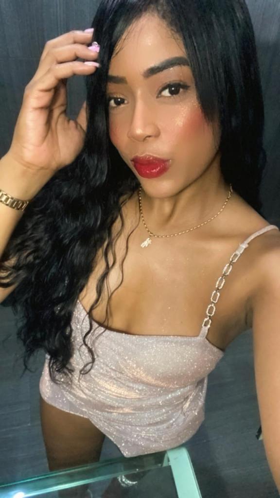 647163074: Chica busca chico en Málaga