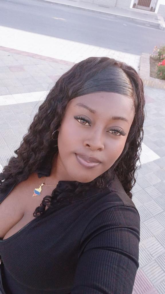 613400513: Chica busca chico en Murcia