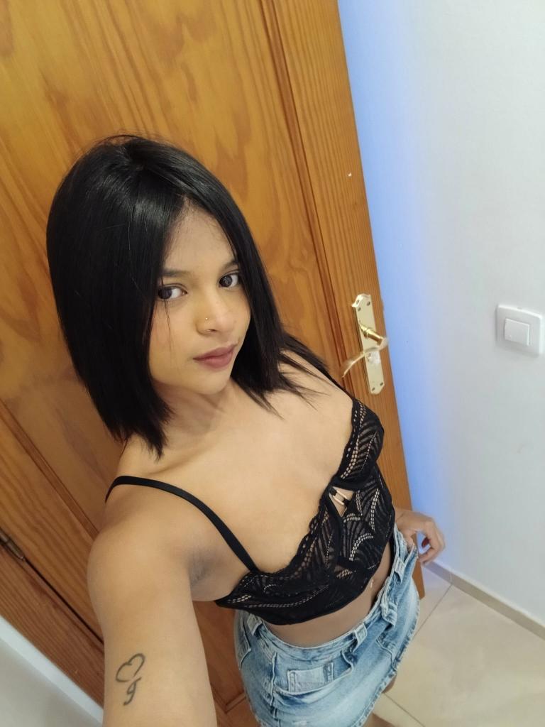 677697313: Chica busca chico en Las Palmas