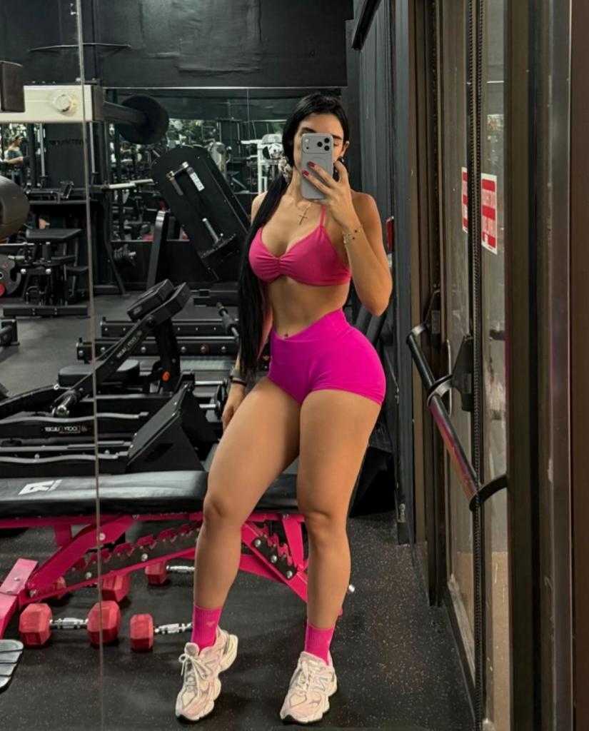 Chica busca chico en Almería: 