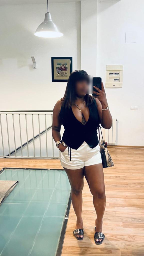 602535040: Chica busca chico en Gerona
