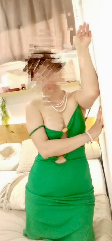 608298922: Chica busca chico en Sevilla