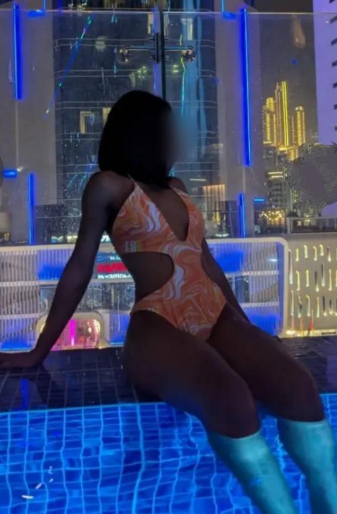643073285: Chica busca chico en Cádiz