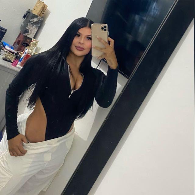 Chica busca chico en Ibiza: Chica busca chico