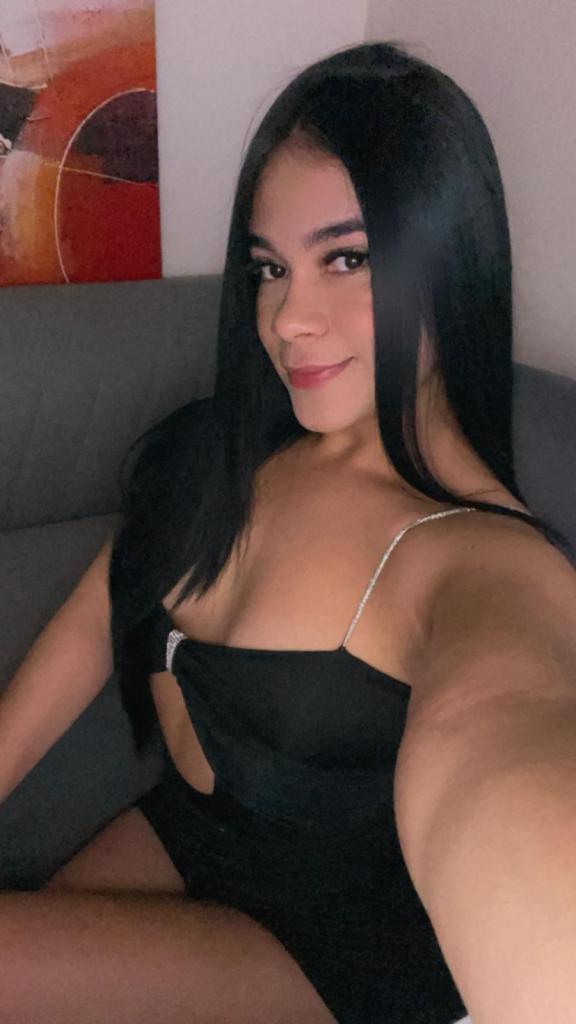 667606175: Chica busca chico en Valencia