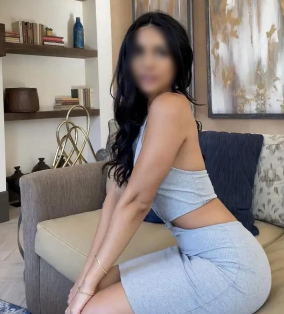 743081156: Chica busca chico en La Rioja