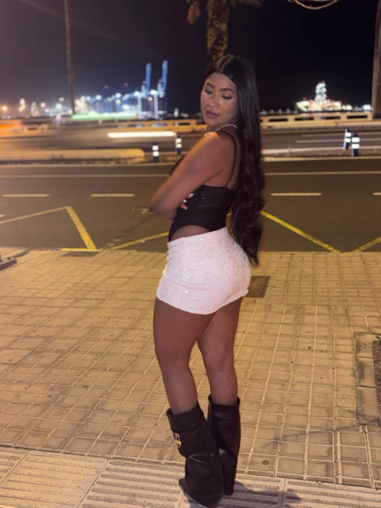 Chica busca chico en Ibiza: 