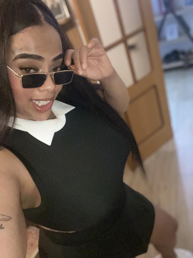 613898305: Chica busca chico en Alicante