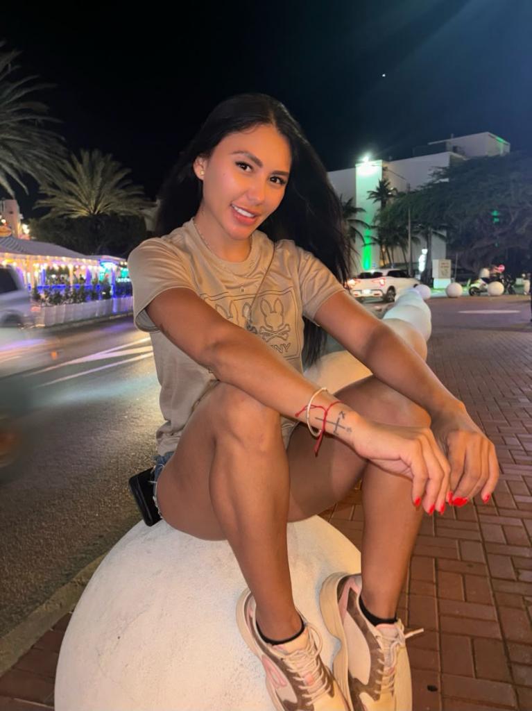 692716350: Chica busca chico en Zaragoza