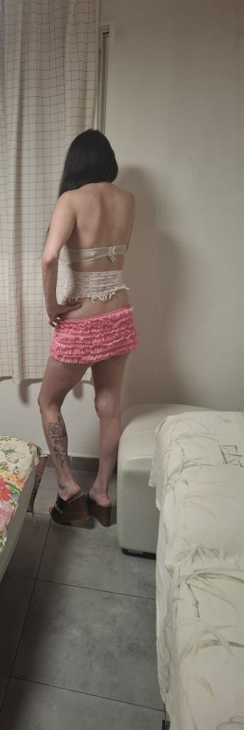 643463403: Chica busca chico en Tarragona
